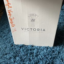 Victoria Toasting Flutes