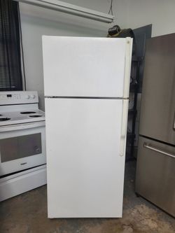Ge refrigerator (delivery available)