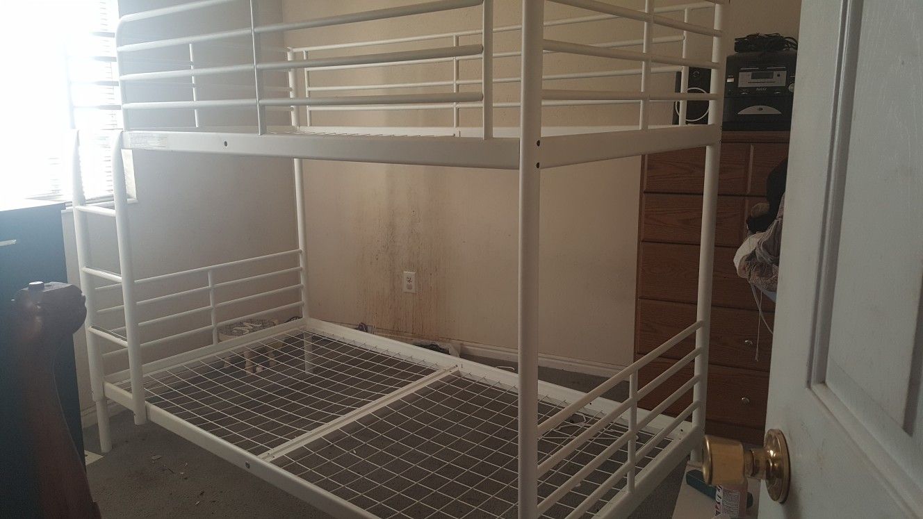 Steel bunk bed