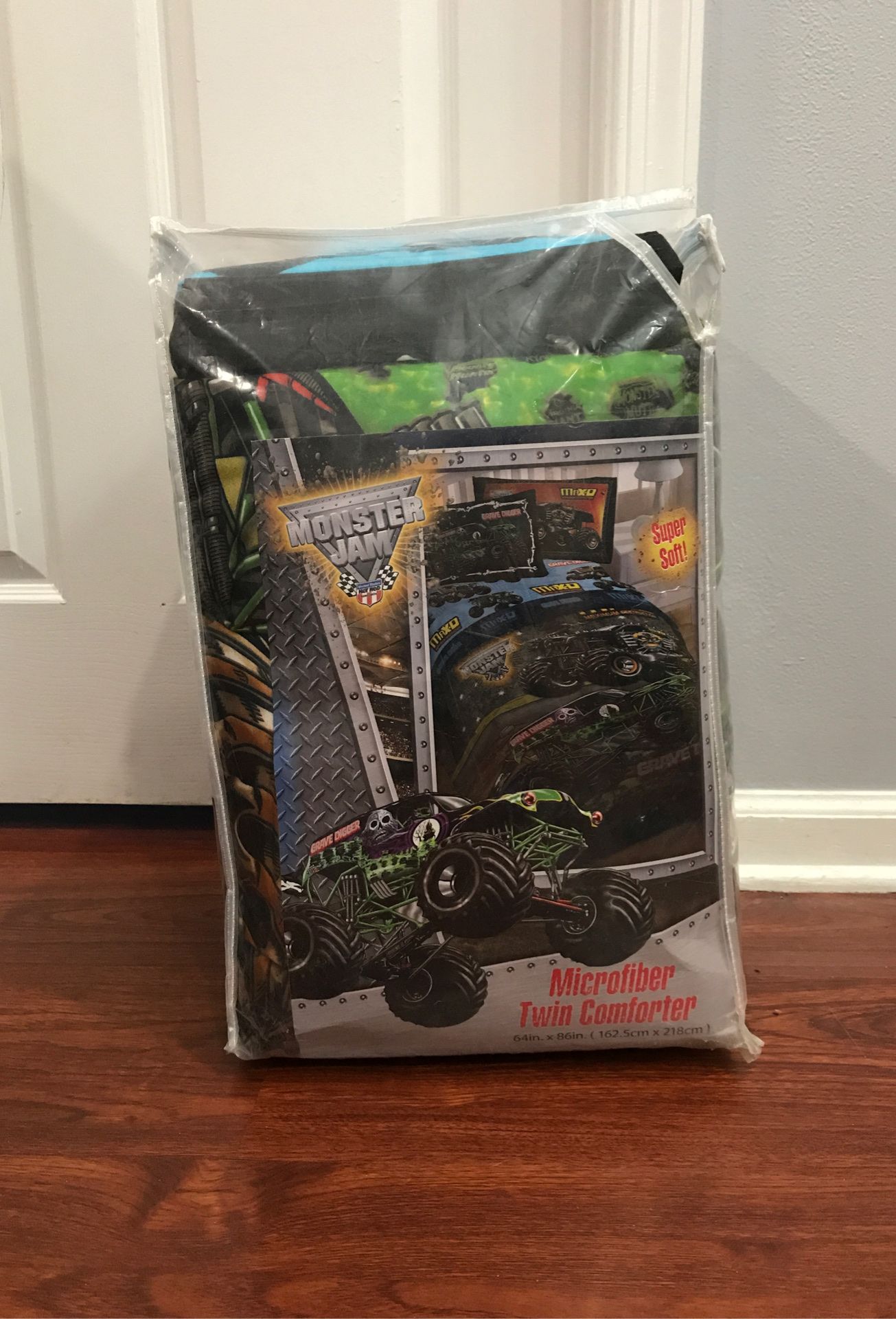 Comforter monster Jam brand new