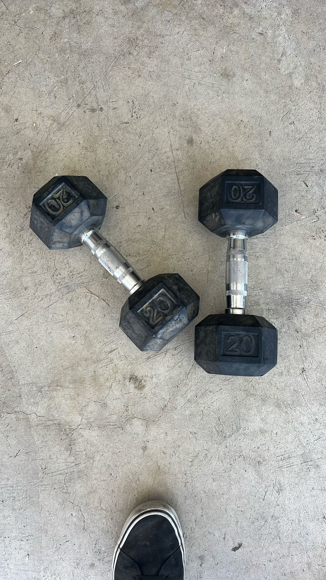 Pair of 20# Rubberized Hex Dumbbells