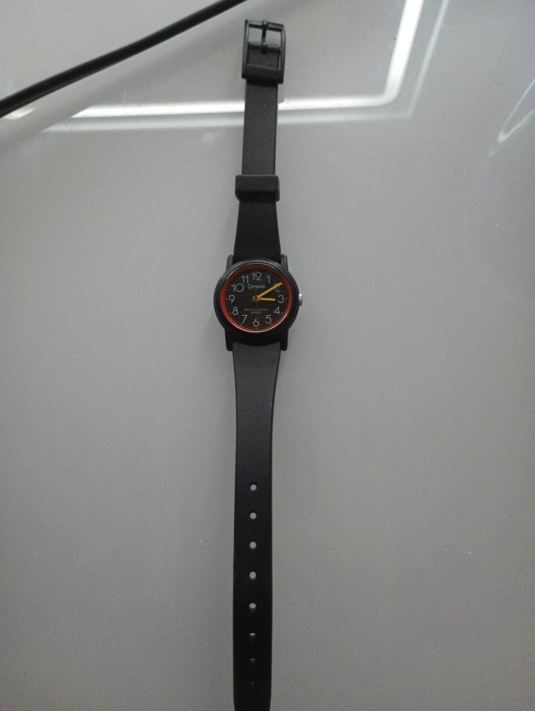 Vintage 1980s Quantum Water Resistant Watch