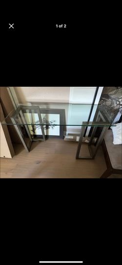 Modern Lightweight Table 