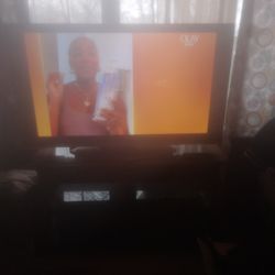 56 Inc. WITH.  STAND.  COLOR.  TV.      GOOD  CONDITION 