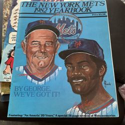 1982 Official Yearbook NY Mets Great Condition