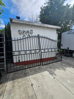 NEW METAL FARM DRIVEWAY GATE HEAVY DUTY, 7'x20'
GALVANIZED +POWDER COATING
ONE SET =LEFT LEAF+RIGHT LEAF
DEER MOTIF STYLE
Only serious people please
F