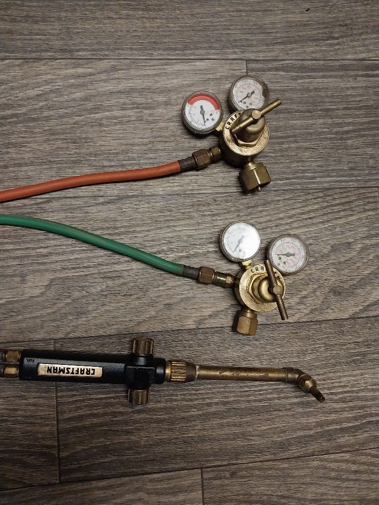 Craftsman (Issue Number Au-7010) Torch, Oxygen Compressed Gas Regulators Oxy Acetylene