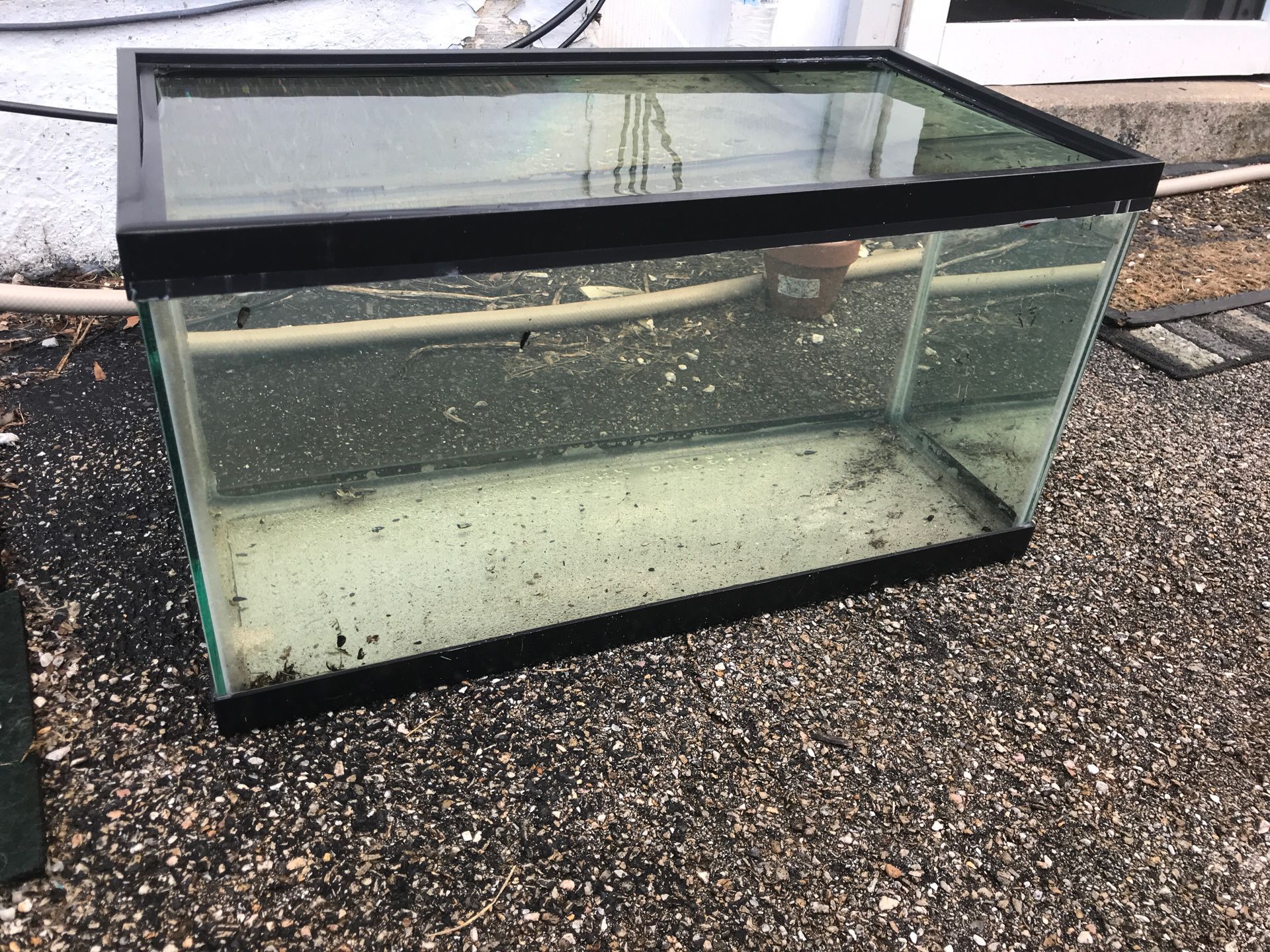 15 gallon fish tank. 24”x 12”x12”