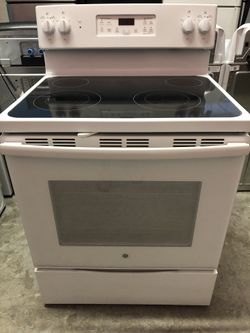 Gorgeous White Glass Top Stove