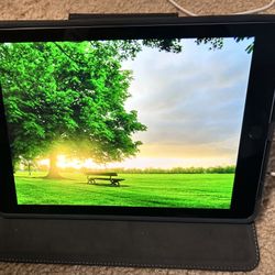 iPad 9.7” Retina Display 32GB with Targus