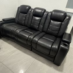 Power Reclining Sofa with Adjustable Headrest – Like New!
