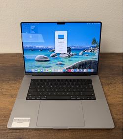 16" MacBook Pro M1 Pro 10 Core*512GB SSD*16GB RAM