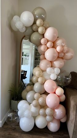 Balloon arch