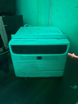 Frigidaire 12,000 BTU