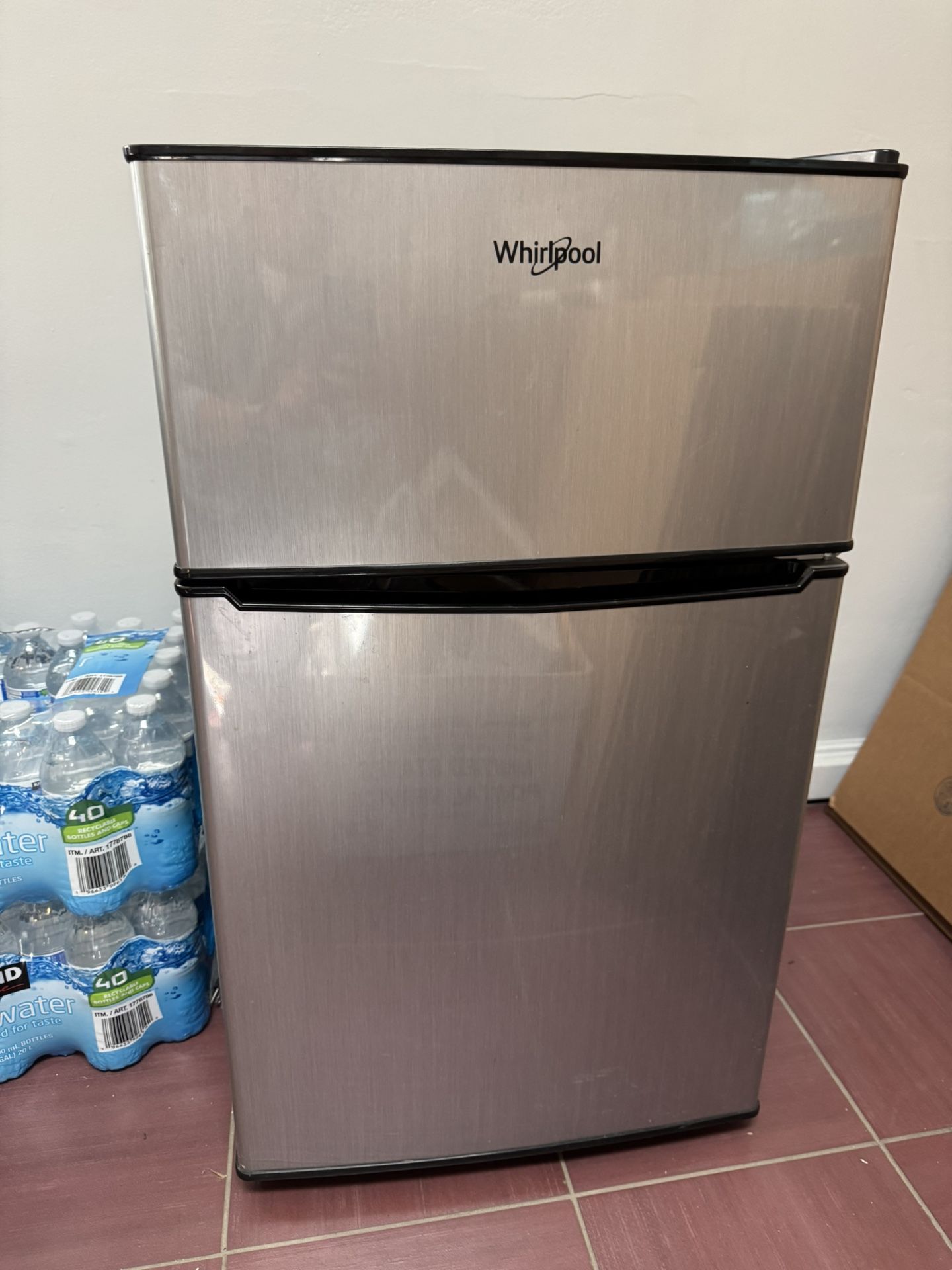 Whirlpool 3.1 Cu Ft Mini Refrigerator