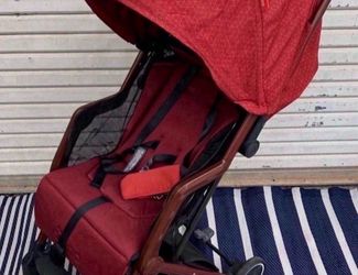 Diono Traverze Compact Stroller in red Linear