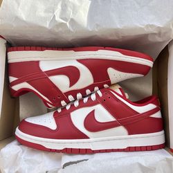 Nike Dunk Low USC (Size 9.5, 10, 10.5, 11, 12)