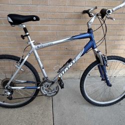Giant Sedona DX (fits 6ft rider) (Northglenn)