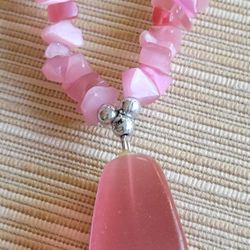 Pink Pendant Stone With Cut Stones Necklace