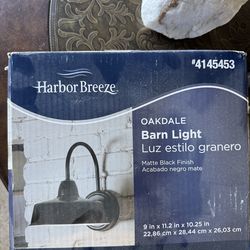 Harbor Breeze Barnyard Light
