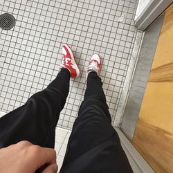red bapestas size 8