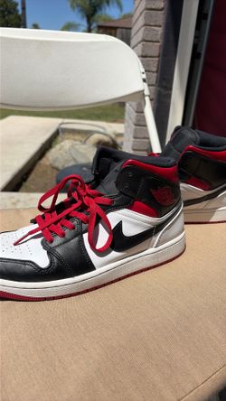 Jordan 1 mid