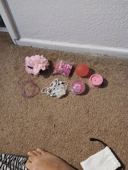 Pink Ball Yo Yo Slime Earbuds Hair Claw Choker