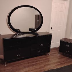 Bedroom Set Four Piece 