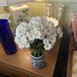 Beautiful Artificial Daisies Flowers for a Vase