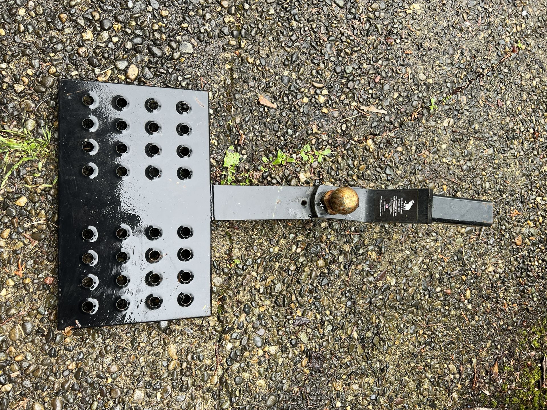 Elephant Stand Swivel Hitch For Step Up To Tailgate And Towing