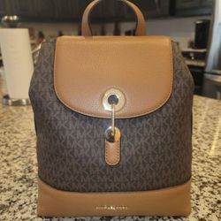 New Michael Kors  Purse Cash Only