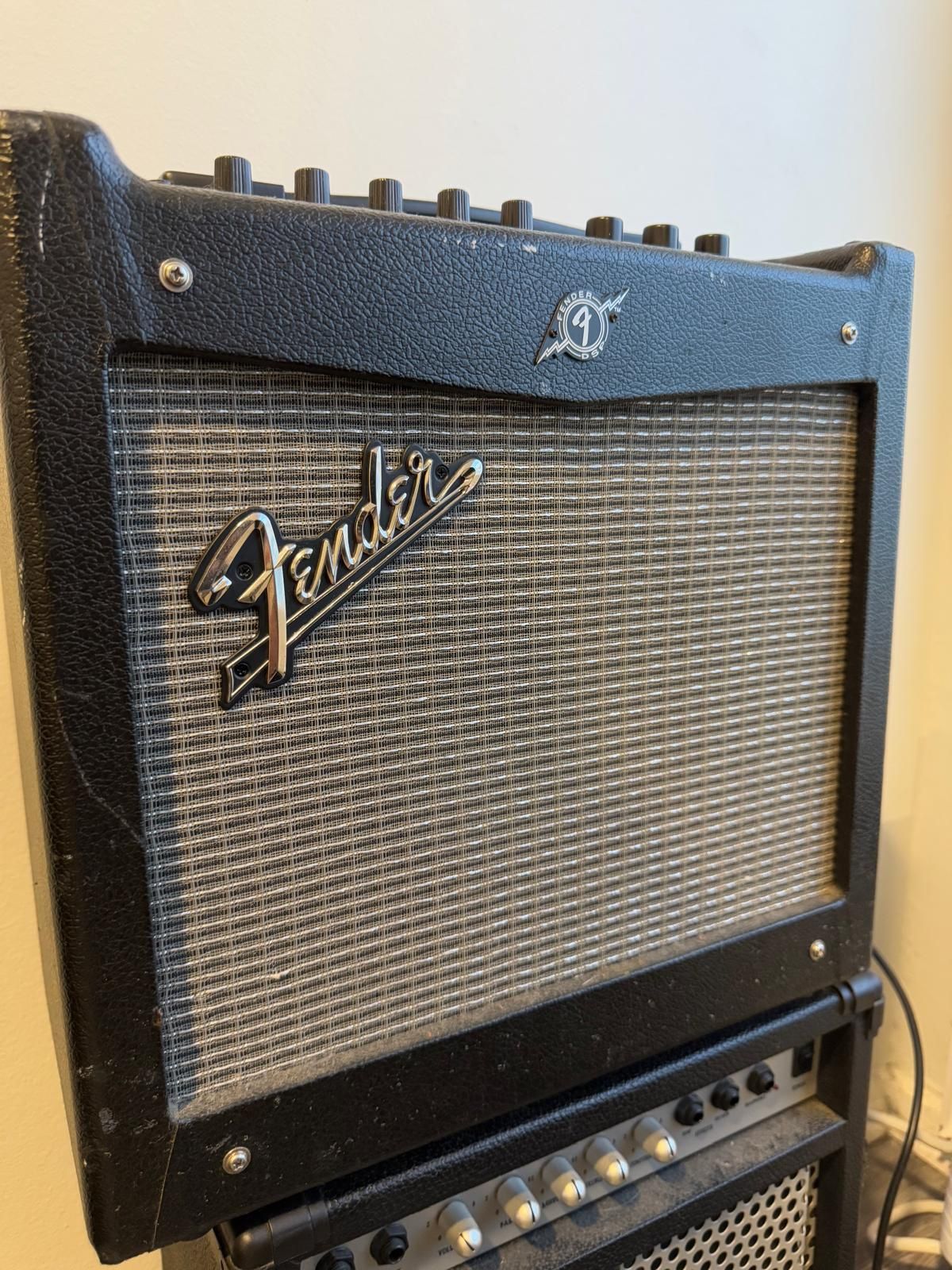 Fender Mustang I Guitar Amplifier