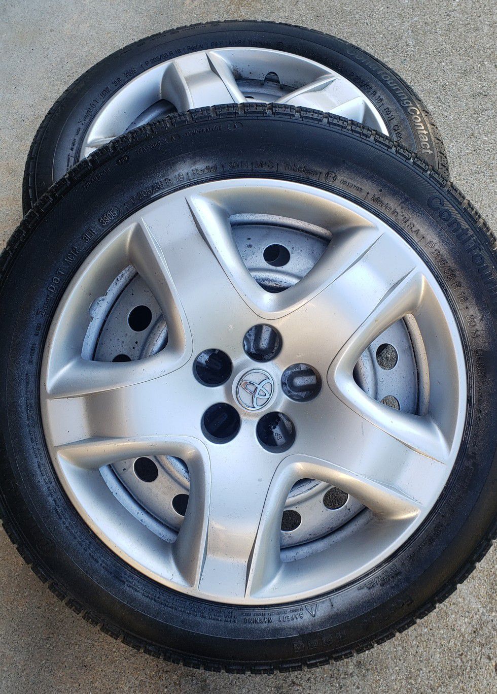 Set of 4 Rims and Tires with hubcaps