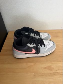 Women’s Nike shoes