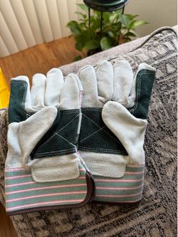 Leather palm gloves, reinforced finger