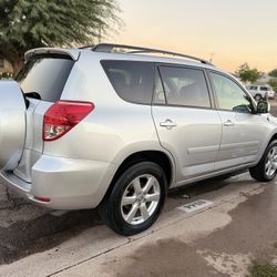 Toyota Rav4 Gray Suv