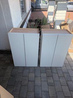 Kitchen cabinets  $160 FOR BOTH FIRM  PRICE  NEVER INSTALLED