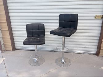 Hydraulic bar stools