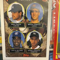 Lot Of Baseball Cards : Rookie Jeter, Piazza. Delgado 