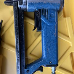 BeA 71/16-401 Light Wire Stapler, 1/4" to 5/8"