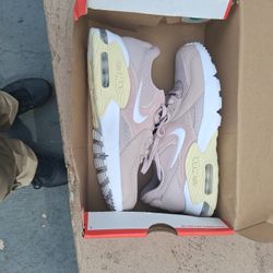 Women's NIKE AIR MAX EXCEE