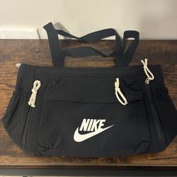 Woman’s Nike Night Bag 