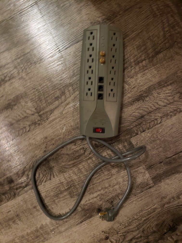 Stratitec Electrical Power Surge Protector w/ 12 Outlets & 3 USB Ports. Cord is 33 inches.