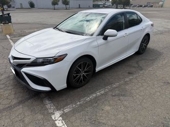 2022 Toyota Camry SE Sedan