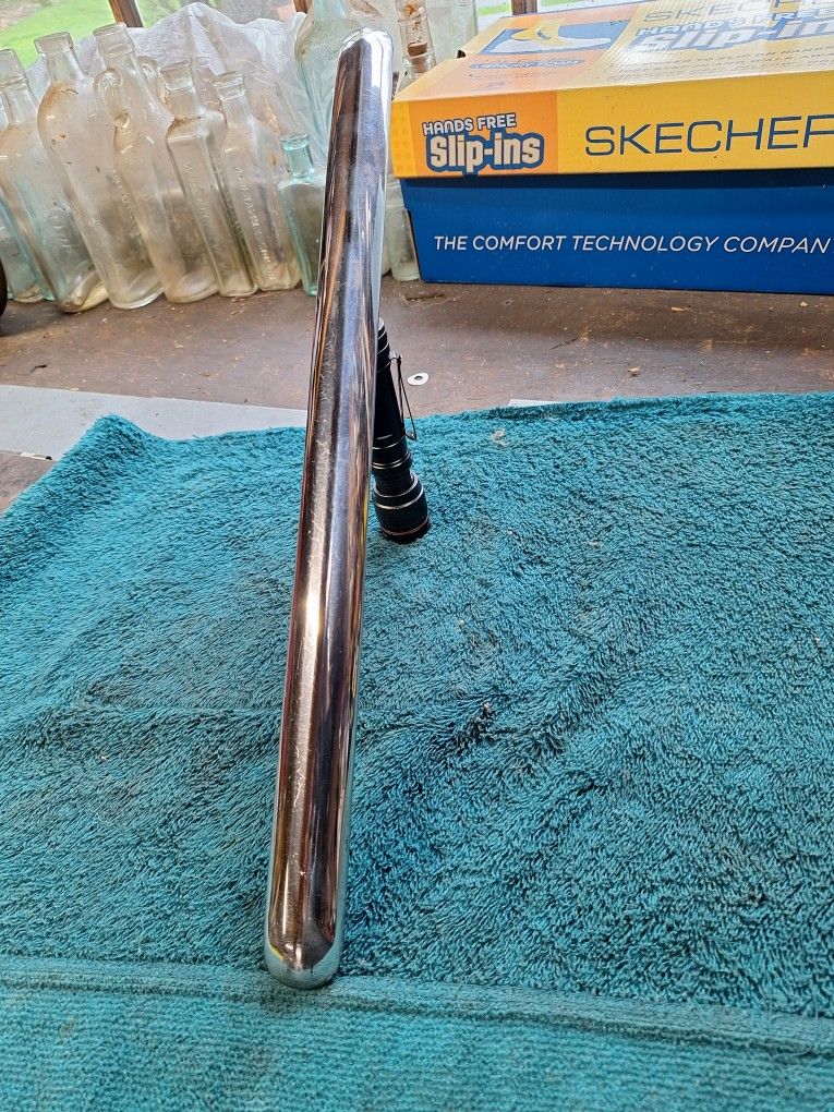 Windshield Center Chrome 49-53 Chev Pickup Excellent Condition, No Dents
