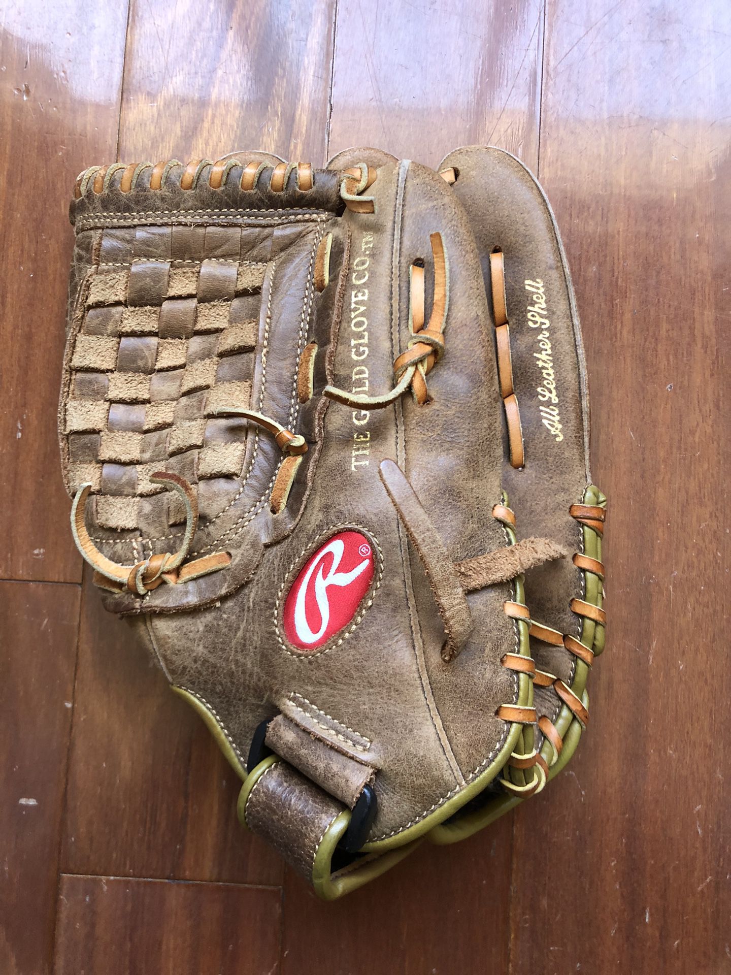 Rawlings 12 1/2 Inch Baseball/ Softball Mitt / Glove