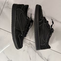 Jordan 1 Travis Scott