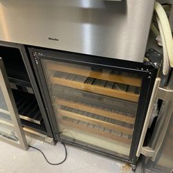 Sub Zero Wine Cooler 24"inch Dual Zone Panel Ready 