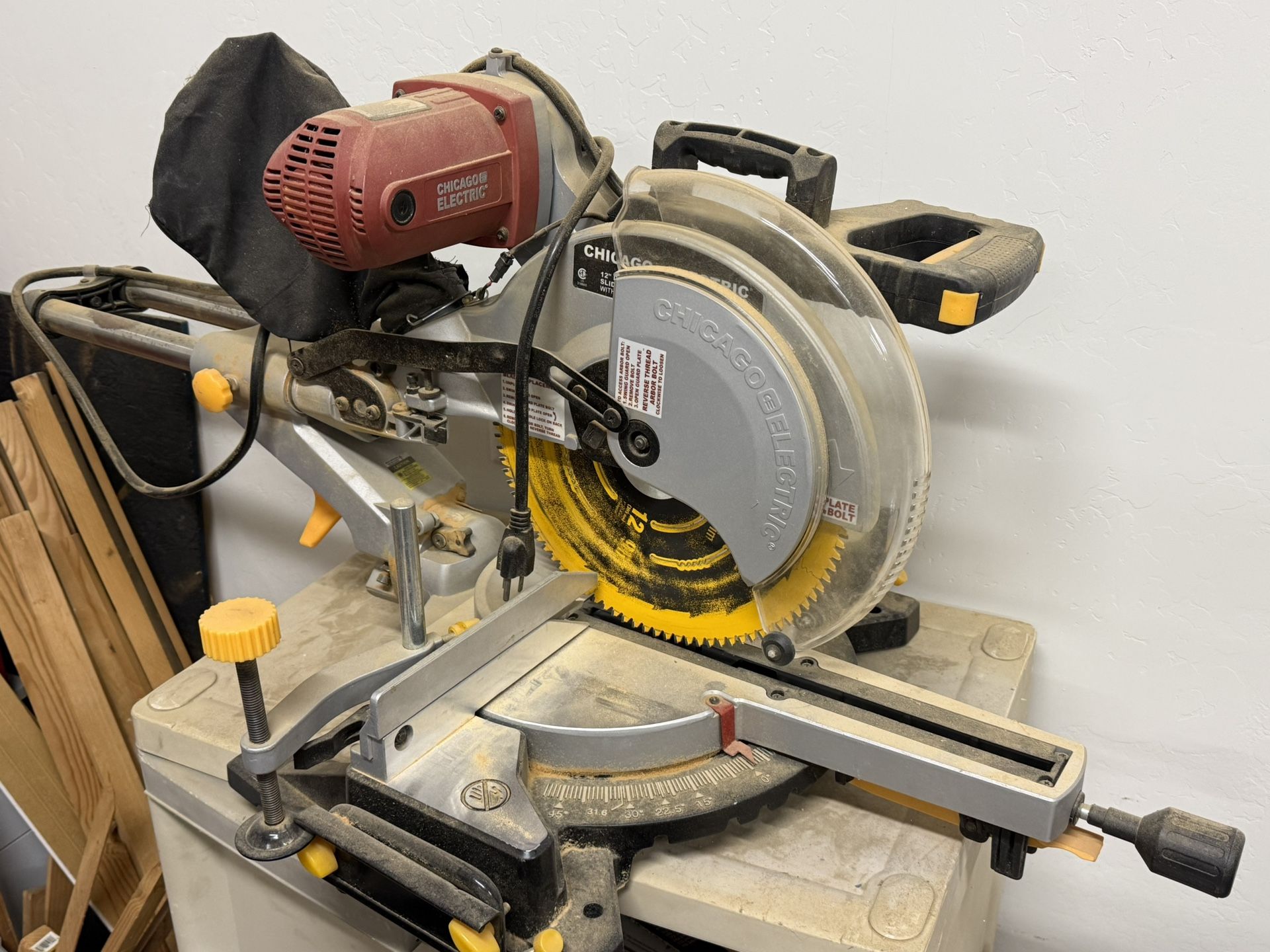Chicago Electric 12-Inch Double Bevel Sliding Miter Saw