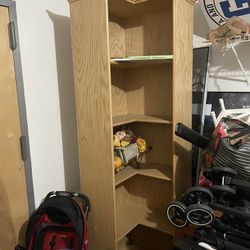 Corner cabinet